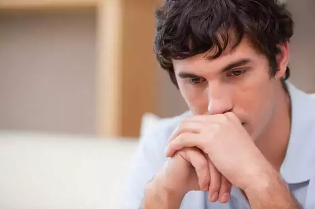 Jonk Mann leid un Impotenz